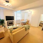 Captivating 2-Bed Apartment In Clapham