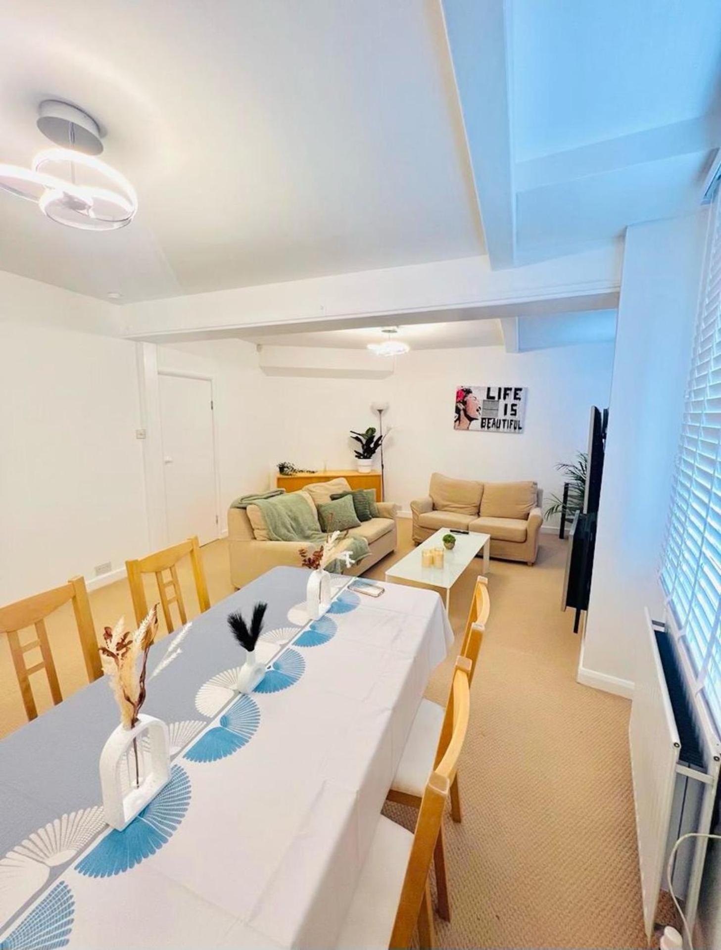 Captivating 2-bed In Clapham