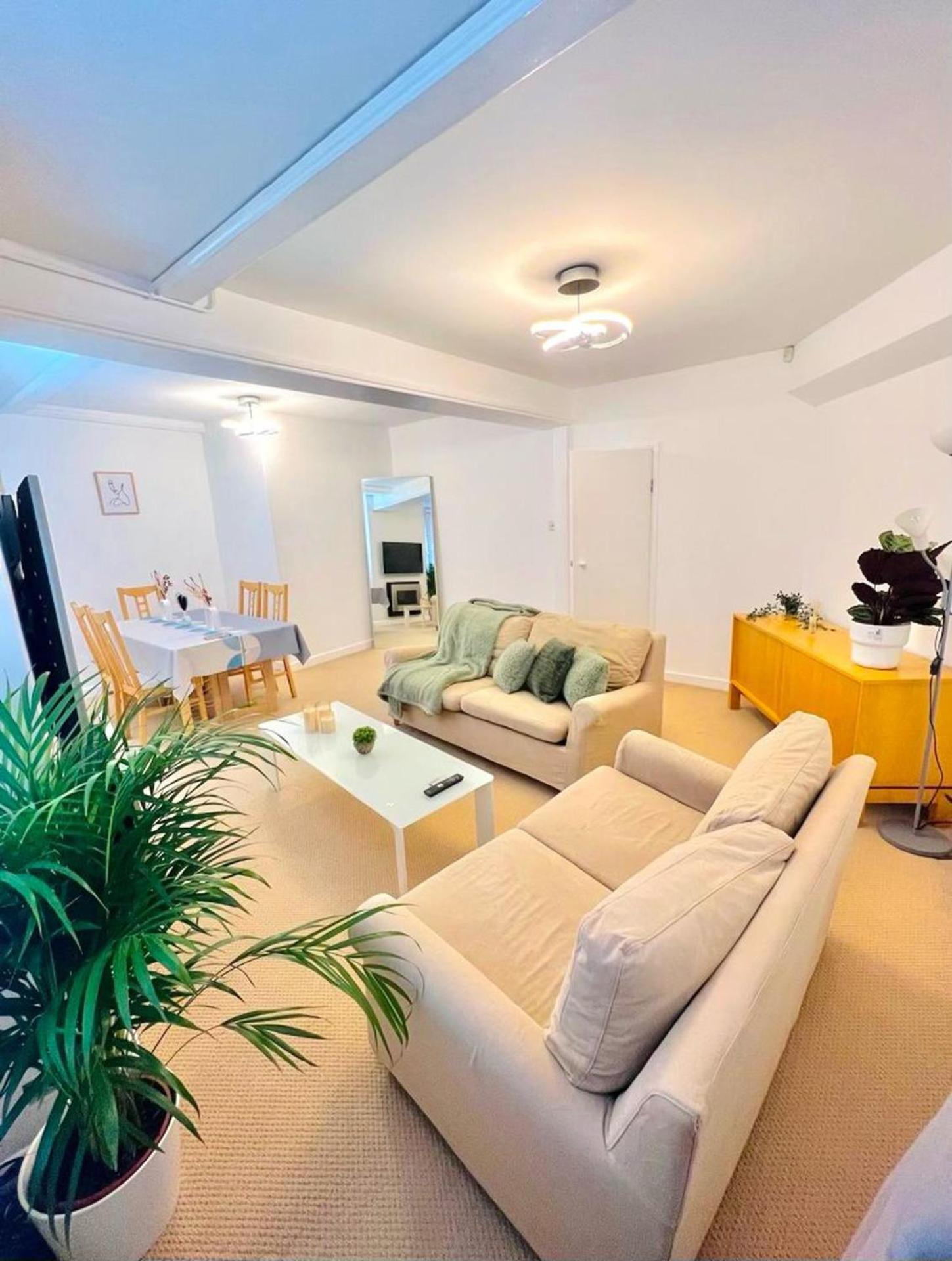 Captivating 2-bed In Clapham London
